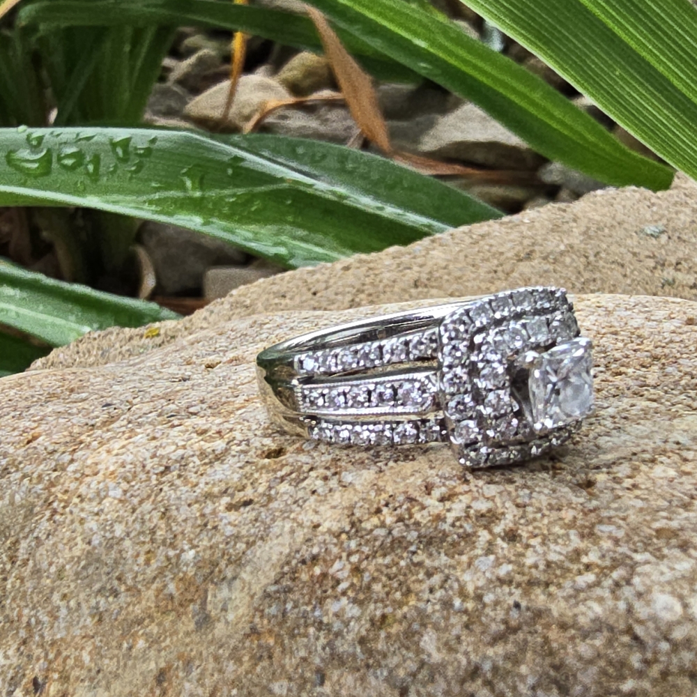Diamond Ring - Picture 4 of 8